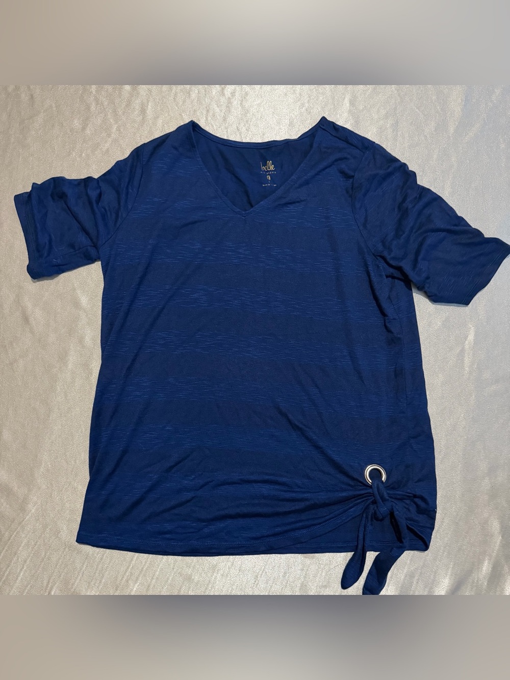 Belle by Kim Gravel Shadow Stripe Grommet Side Tie V-Neck Top small a397105